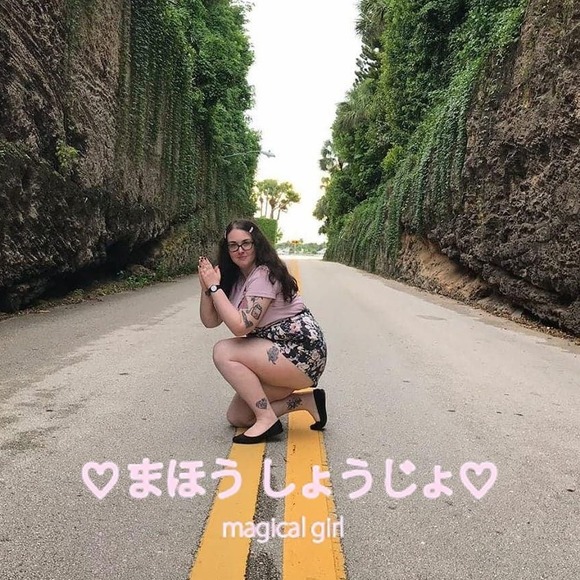 Meet your Posher, Emily - Picture 1 of 1